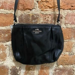 Coach Colette Leather Swing Pack - black